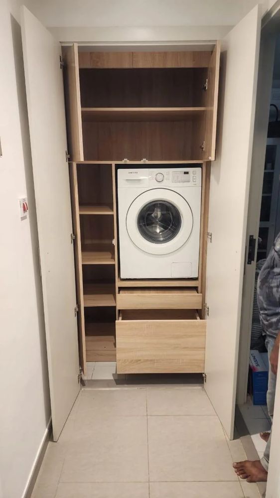 Built-in wardrobe by BestFloor in a Dubai bedroom (2)